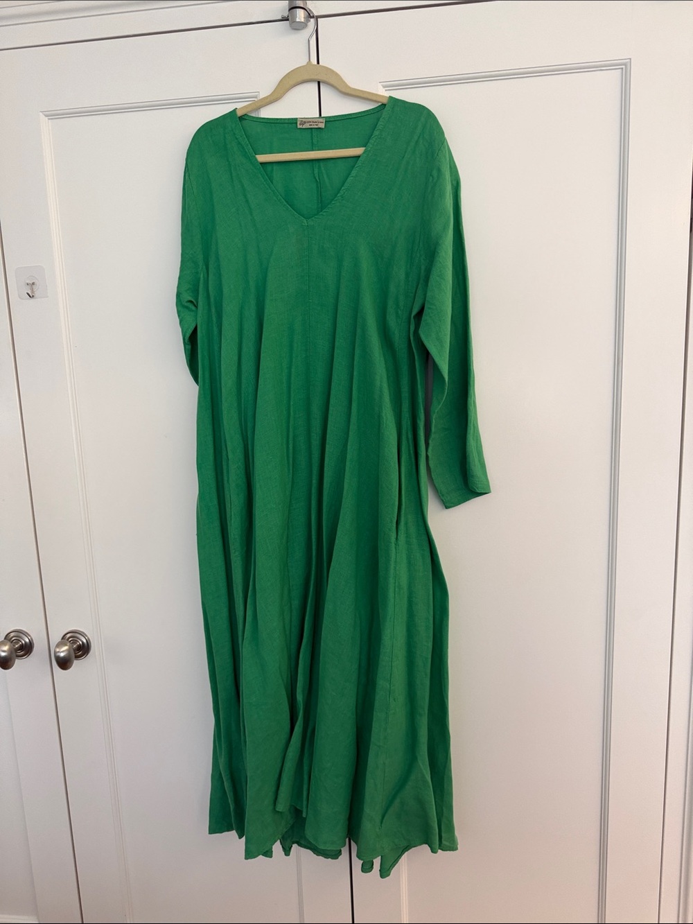 100% Pure Emerald Green V-Neck Maxi Dress